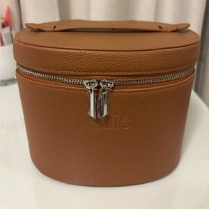 Saie makeup vanity case